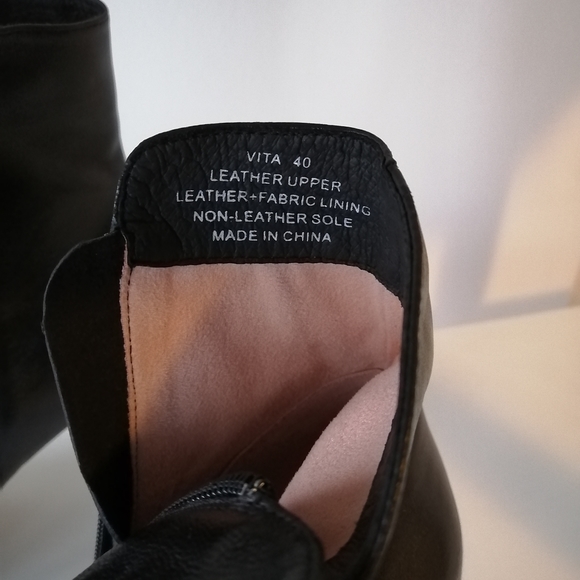 VITA Boots - Picture 3 of 7